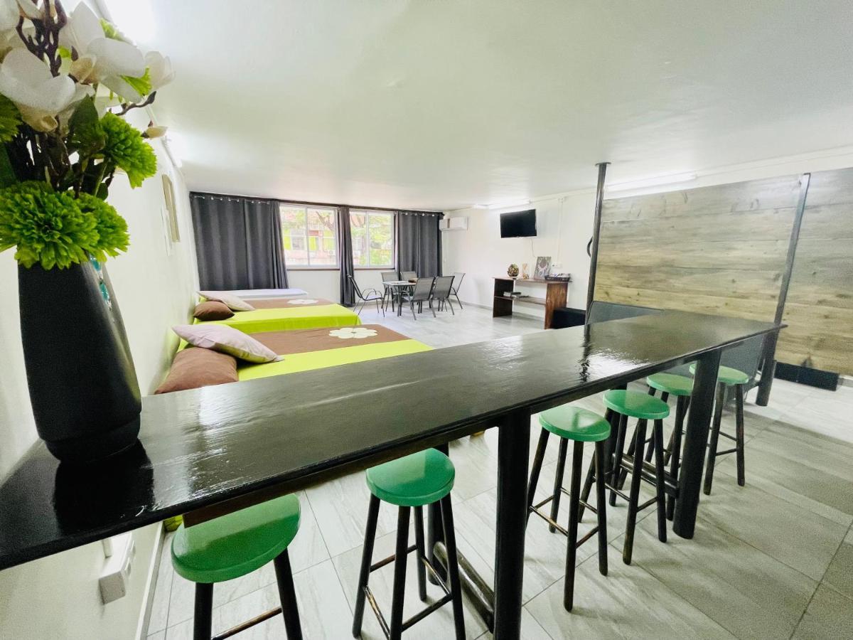 J&D Lodge Папеете Екстериор снимка
